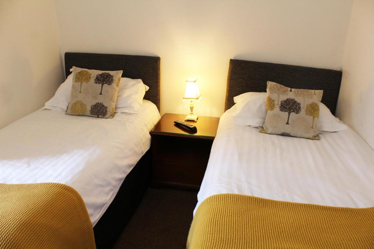 The Lion Hotel Buckden  Phòng bức ảnh